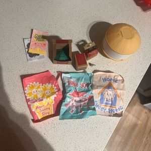 MGA’s Mini Verse Make It Mini Lifestyle Home Series 1 Chickadee